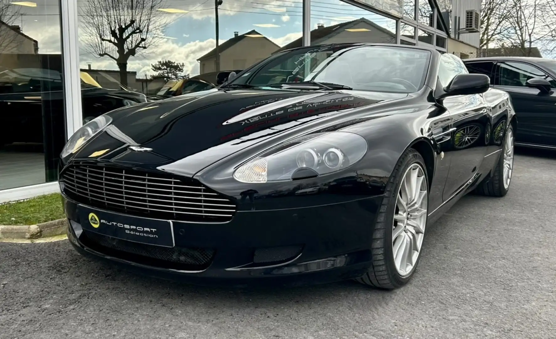 Aston Martin DB9 Volante Touchtronic À partir de 500€/mois Negro - 1
