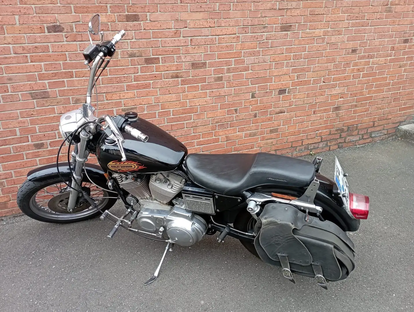 Harley-Davidson Sportster XL 883 Custom Schwarz - 1
