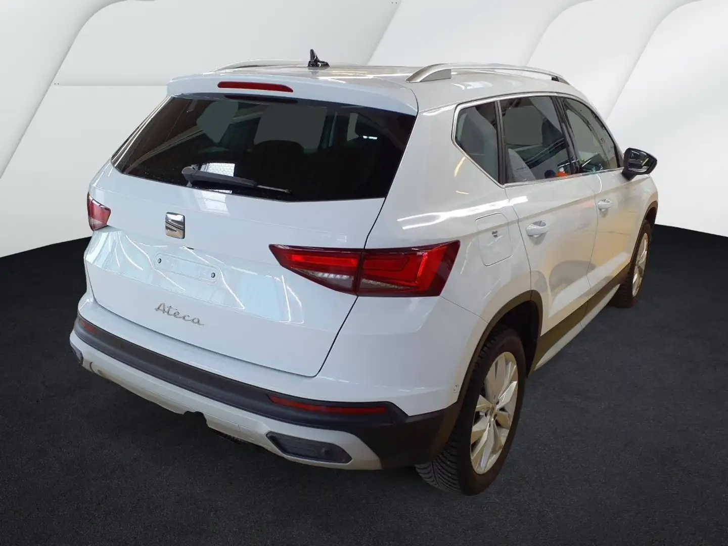 SEAT Ateca Xperience TSI DSG AHK+elHK+ACC+CARPLAY Klima Navi Weiß - 2