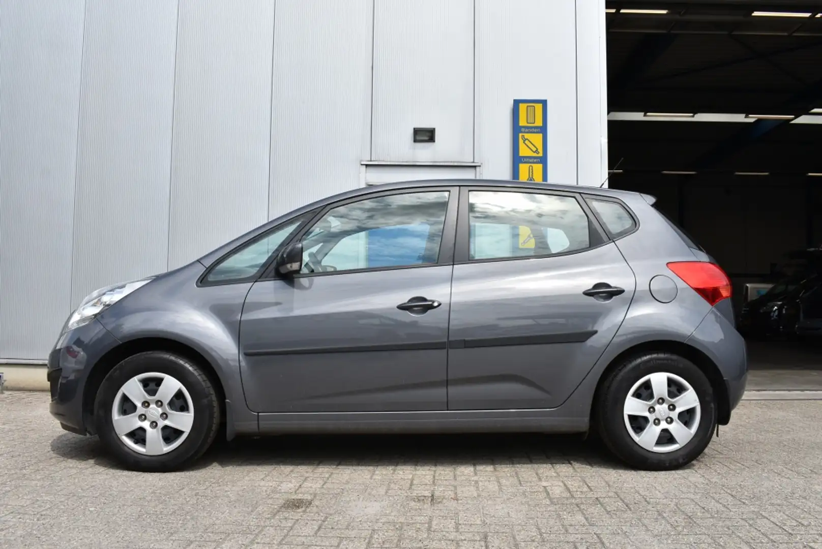 Kia Venga 1.4 CVVT X-ecutive APK tot 05/2026 Grijs - 2