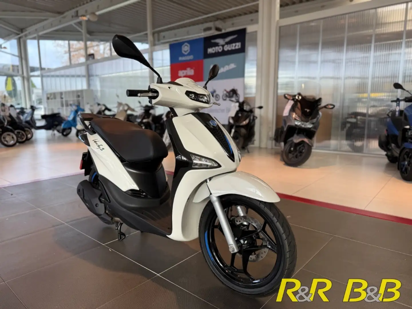 Piaggio Liberty 125 Sport E5+ AT ABS+LCD+LED+BC+GARANTIE Blanc - 1
