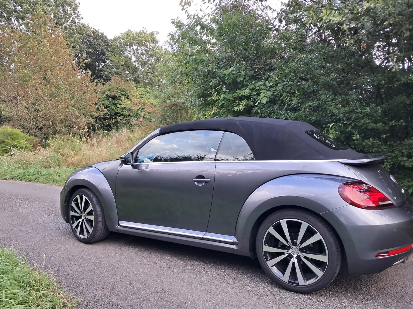 Volkswagen Beetle Cabriolet 1.4 TSI Last Edition DSG - 2