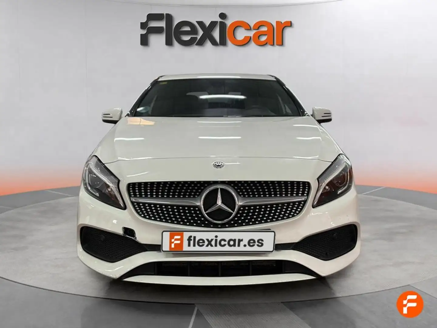 Mercedes-Benz A 200 d AMG Line - 5P (2018) Blanco - 2