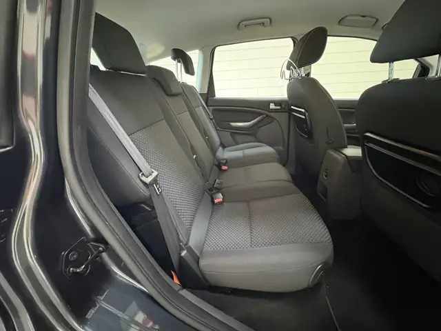 Ford C-Max view 14