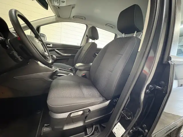 Ford C-Max view 12