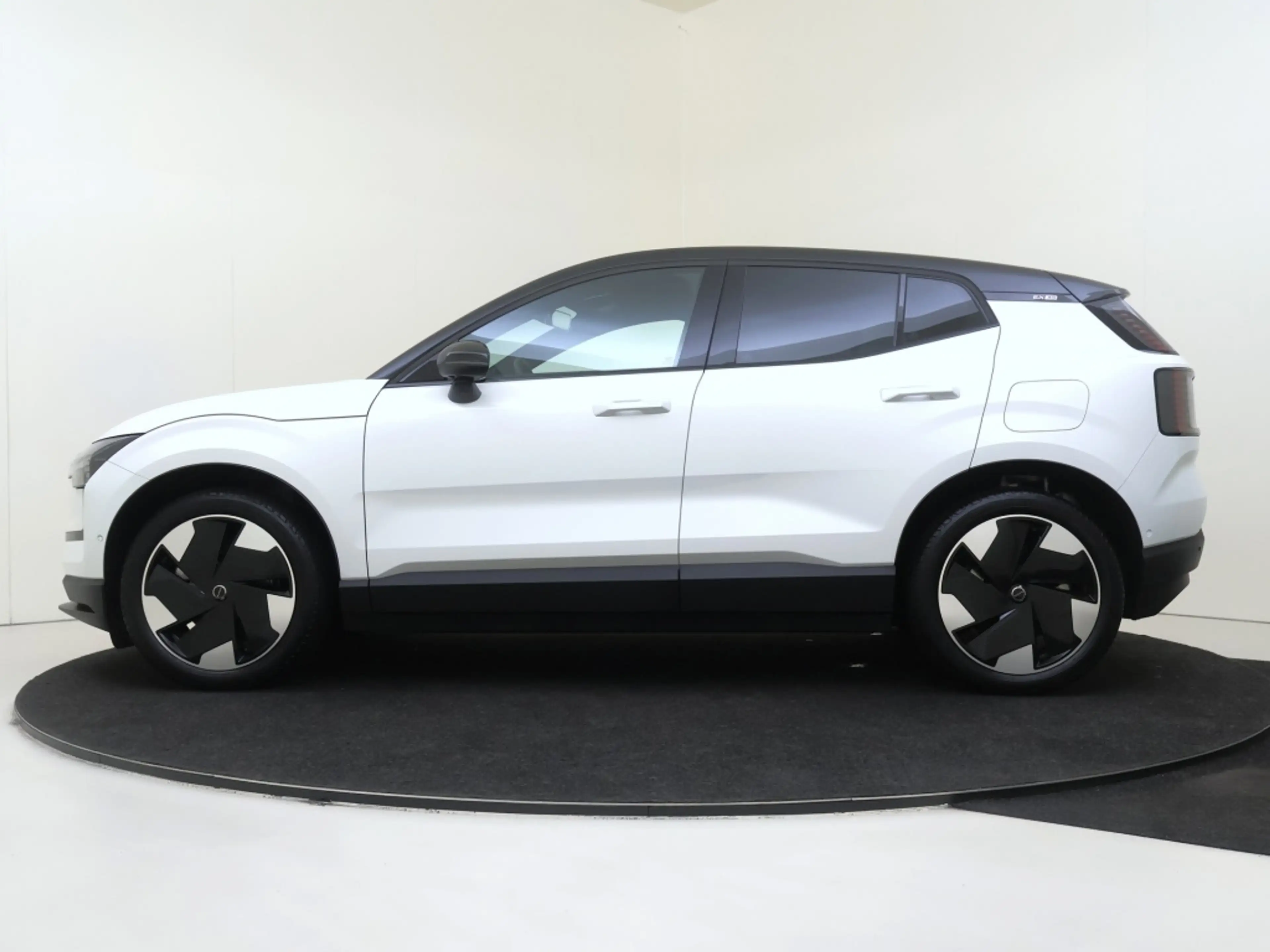 Volvo EX30 Single Motor Extended Range Ultra 69 kWh | Stoel e — photo 2