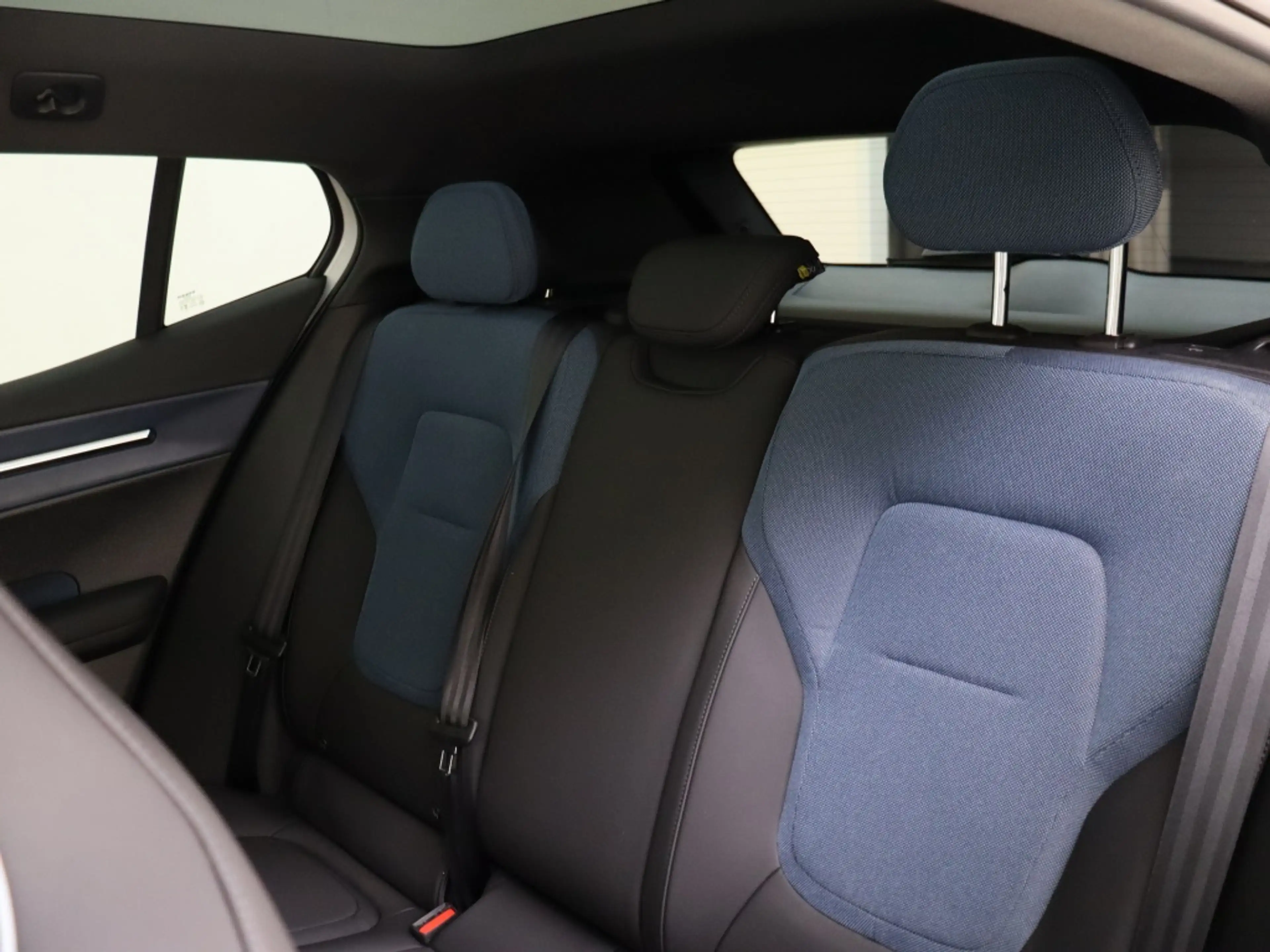 Volvo EX30 Single Motor Extended Range Ultra 69 kWh | Stoel e — photo 7