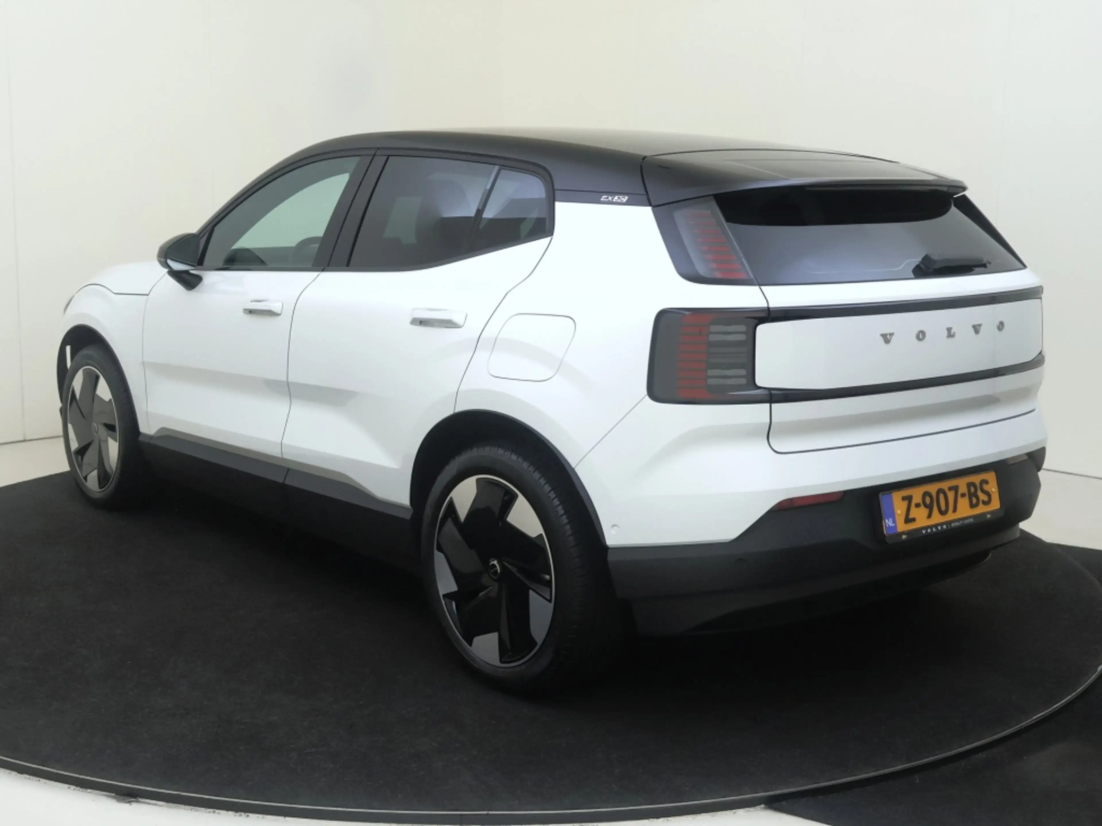 Volvo EX30 Single Motor Extended Range Ultra 69 kWh | Stoel e — photo 4