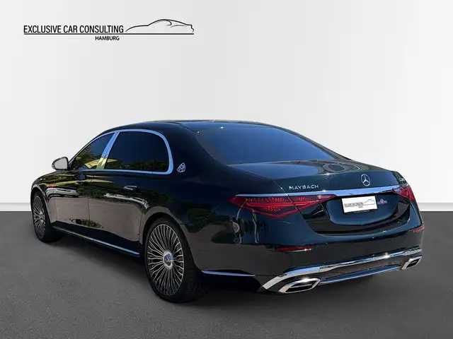 Mercedes-Benz S-Class view 4