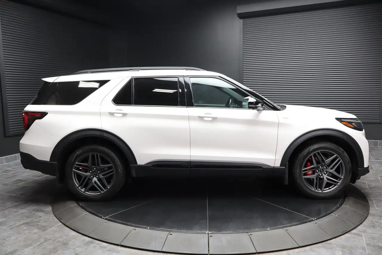 Ford Explorer снимка Ford Explorer