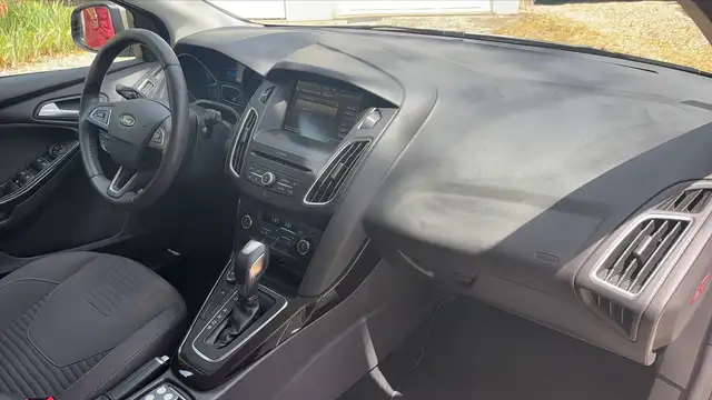 Ford Focus view 10