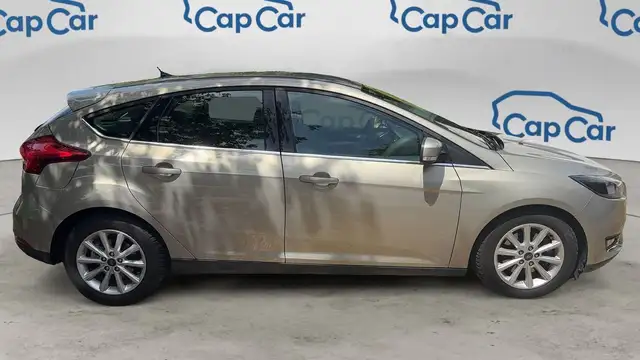 Ford Focus view 4