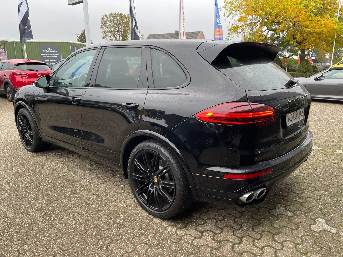 Porsche Cayenne Platinum Edition I BOSE I ACC I CAR.P Schwarz - 2