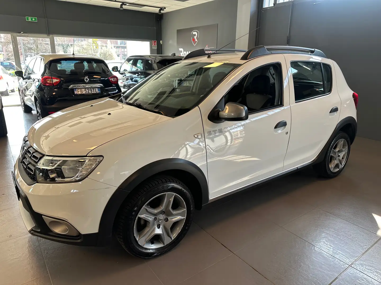 Dacia Sandero Stepway 1.5 dci s-EURO6B-NEOPATENTATI-AUTOMATICA Bianco - 2