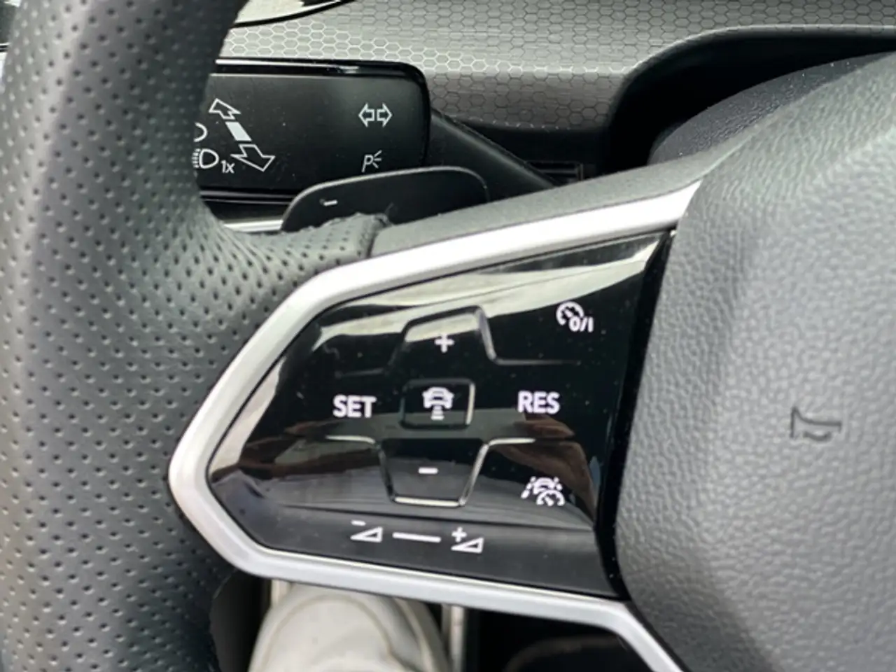 Volkswagen Golf VIII +GTD+LED+BLACK STYLE+HEAD UP+DC+ 20