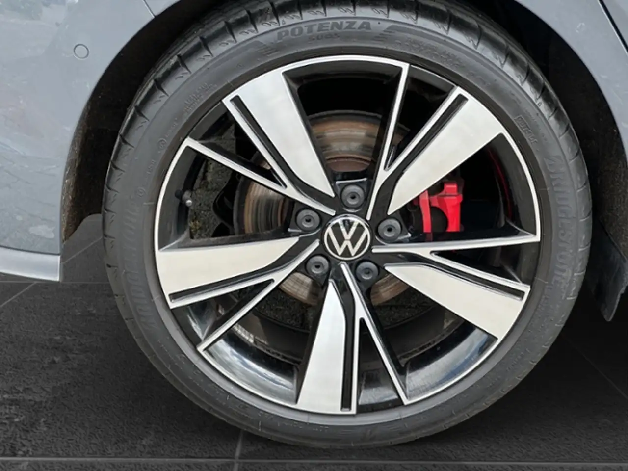 Volkswagen Golf VIII +GTD+LED+BLACK STYLE+HEAD UP+DC+ 19