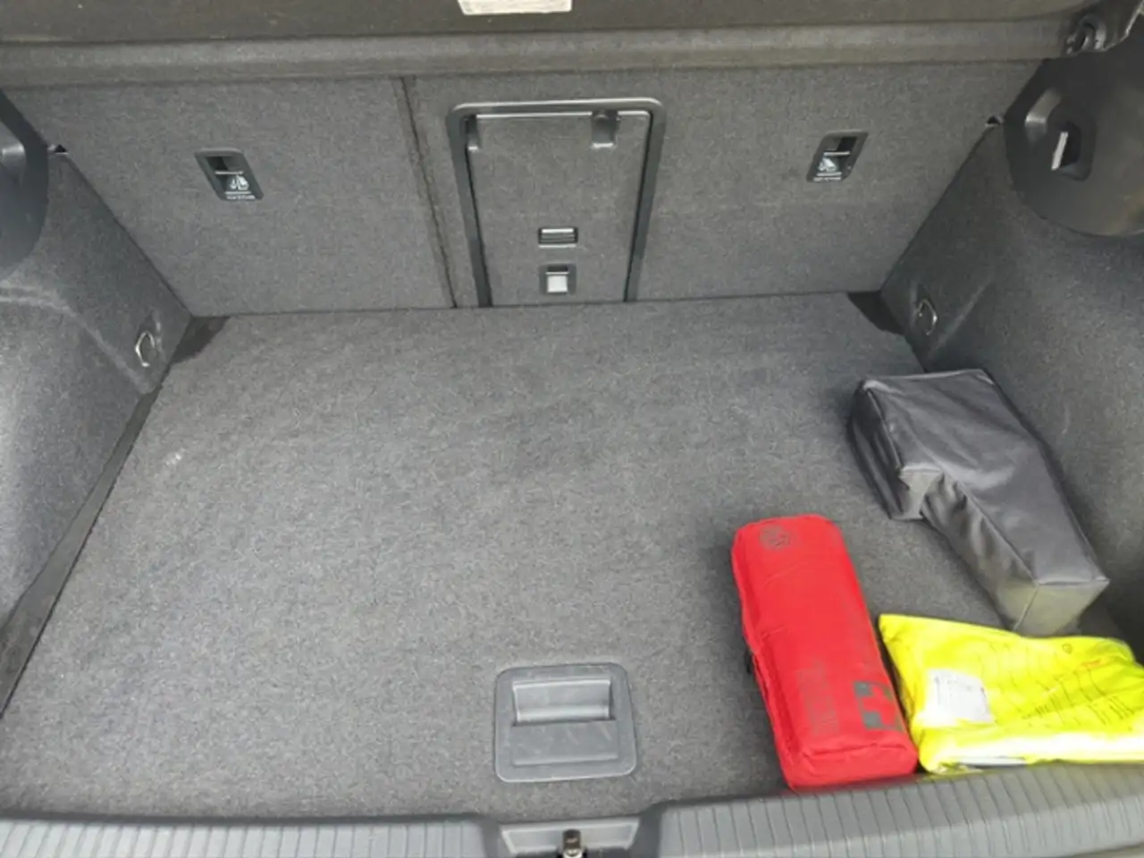 Volkswagen Golf VIII +GTD+LED+BLACK STYLE+HEAD UP+DC+ 18