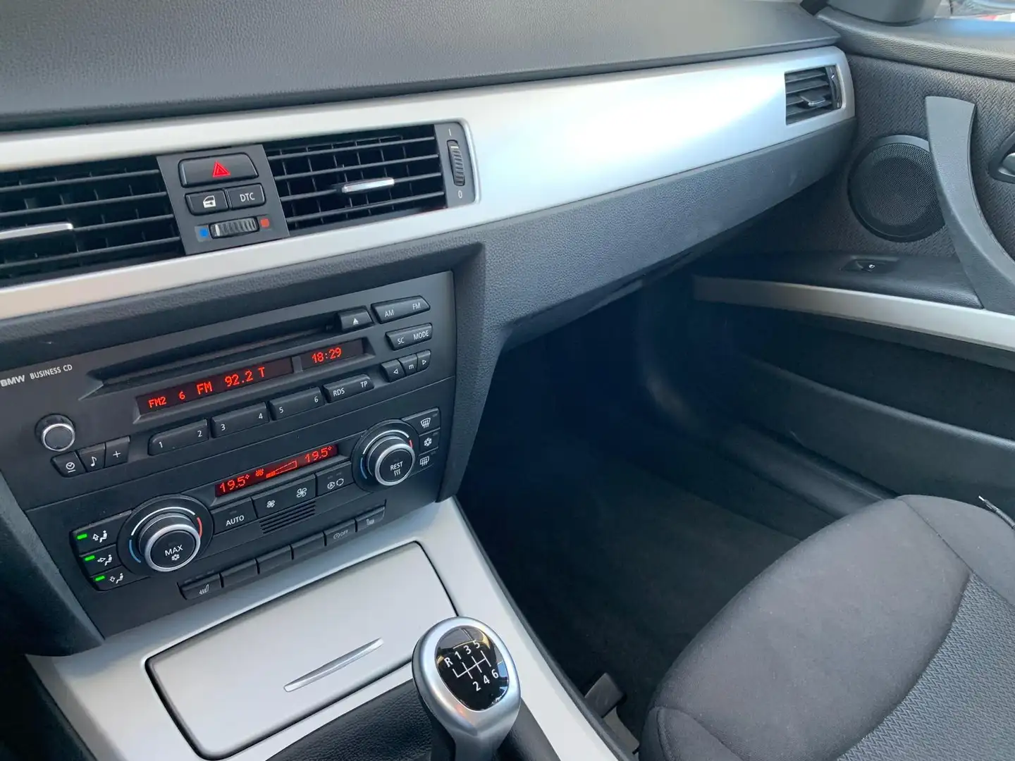 BMW 318 318i Touring Grau - 2