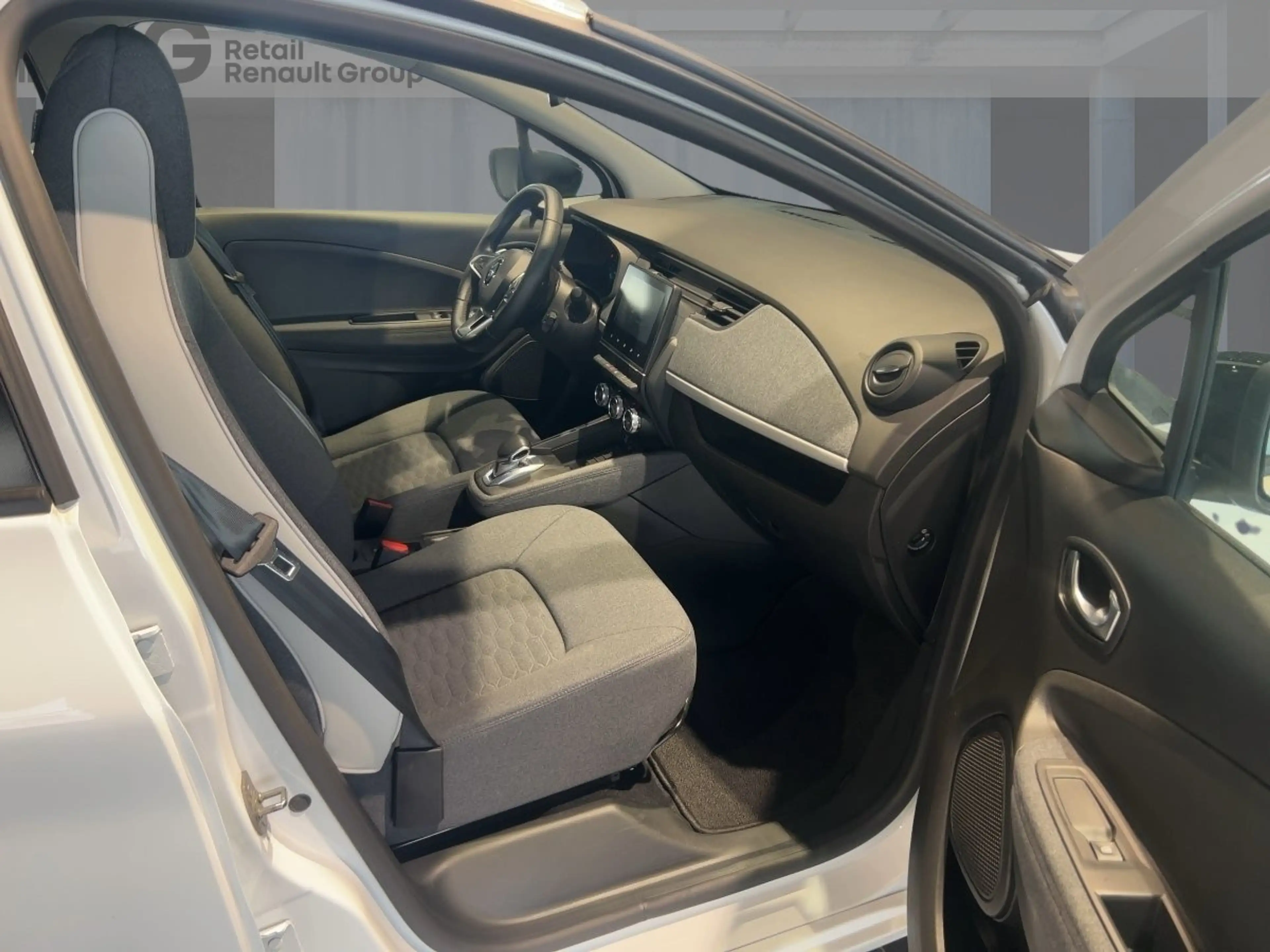 Renault ZOE Evolution EV50 110hp PDC — photo 8