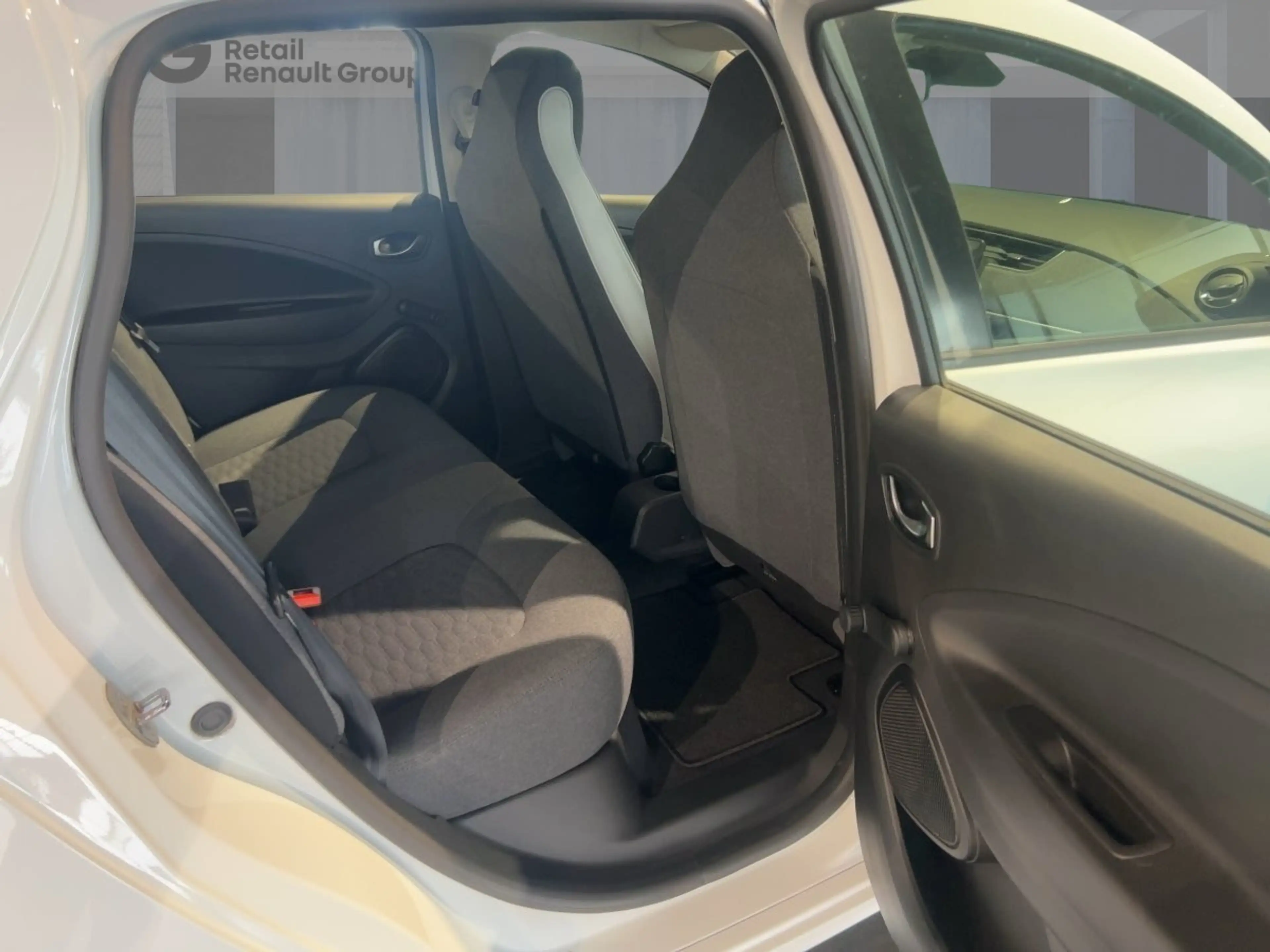 Renault ZOE Evolution EV50 110hp PDC — photo 9