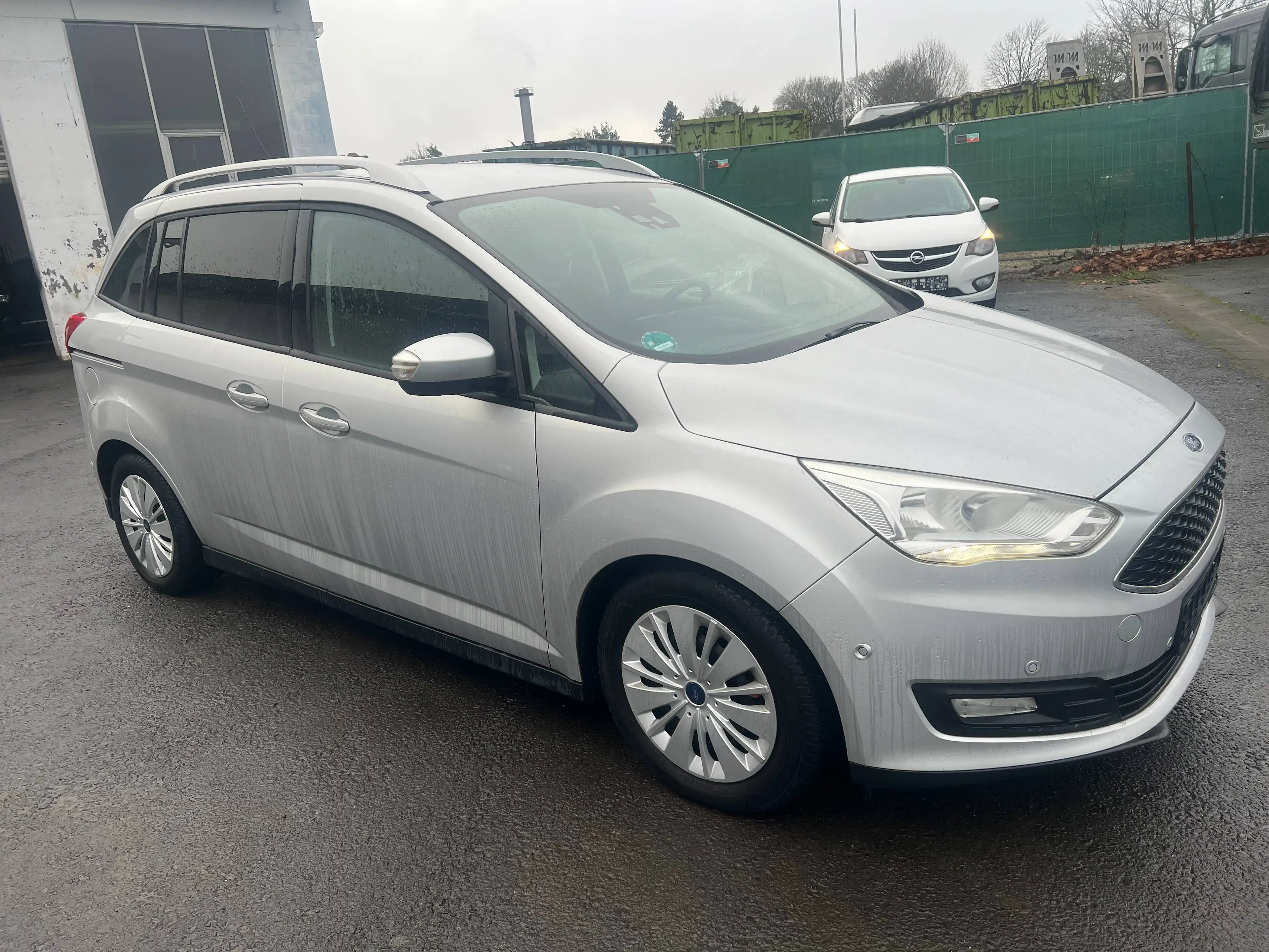 Ford Grand C-Max 7-Sitzer — photo 6