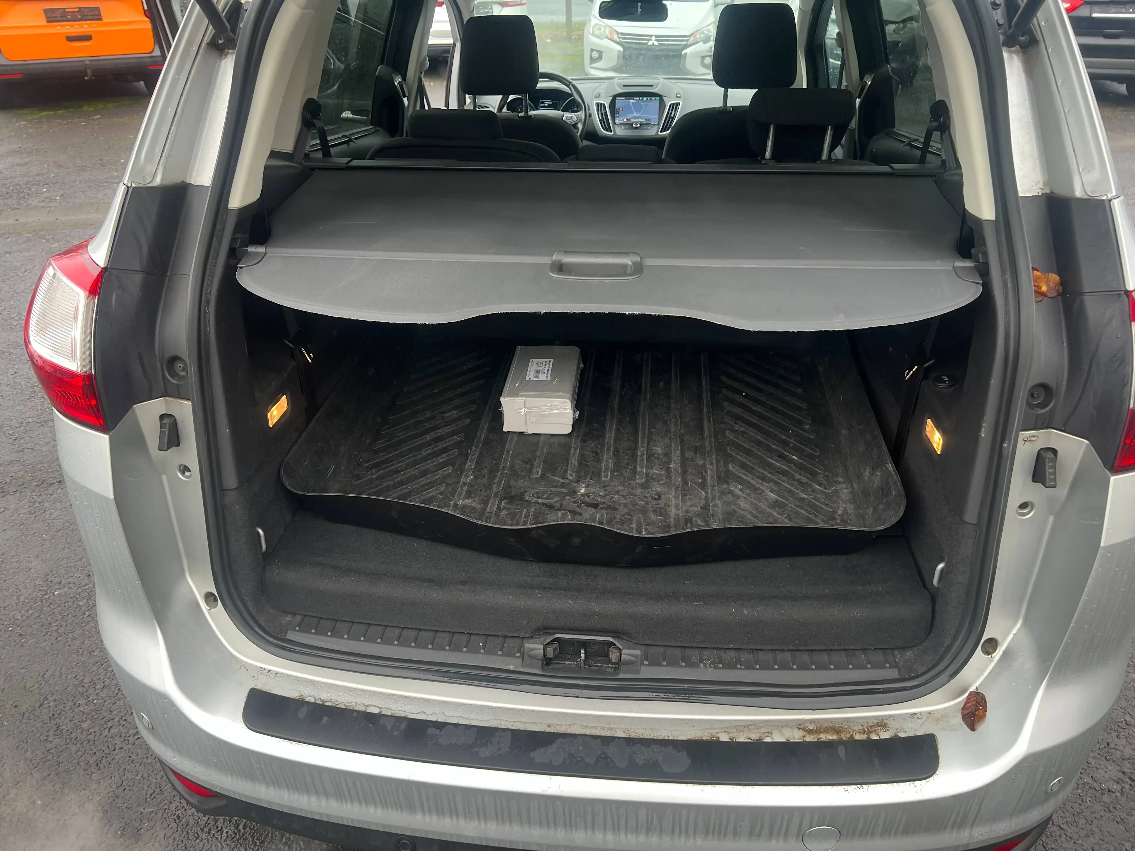 Ford Grand C-Max 7-Sitzer — photo 15