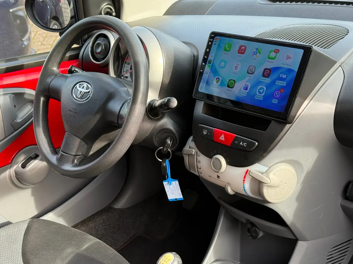 Toyota Aygo 1.0-12V Carplay Airco Elektrische Ramen Nieuwe Apk Rouge - 2