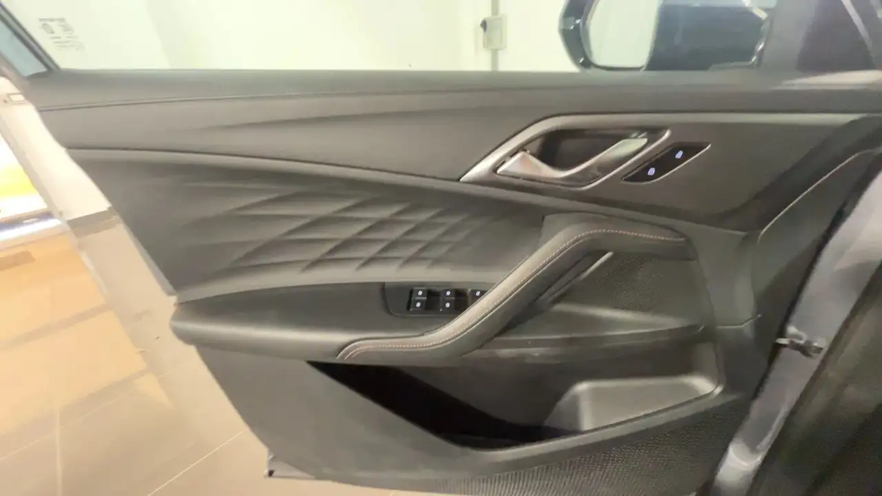 MG HS 1.5 Luxury auto, миниатюра 18