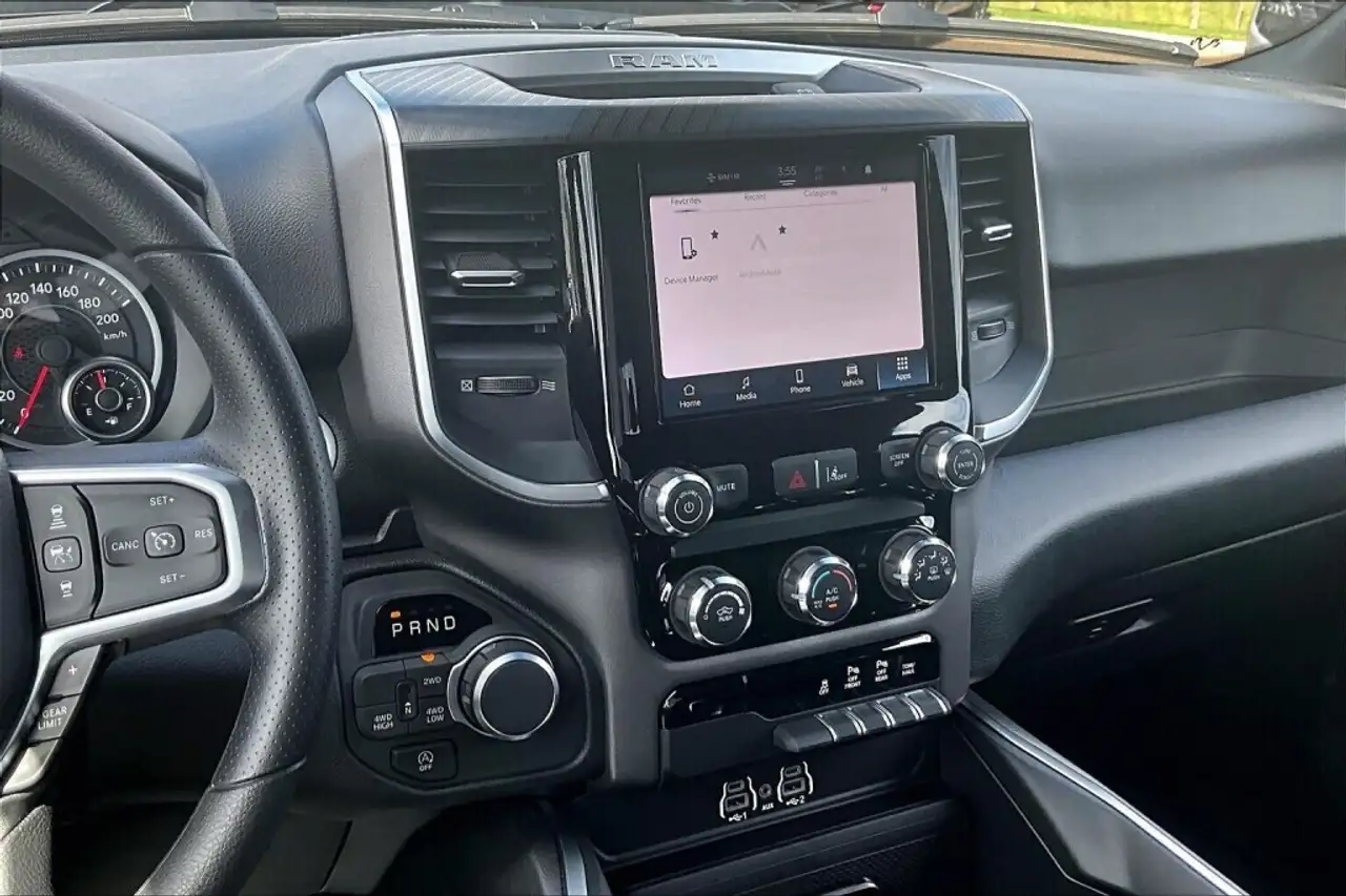 RAM 1500 снимка RAM 1500