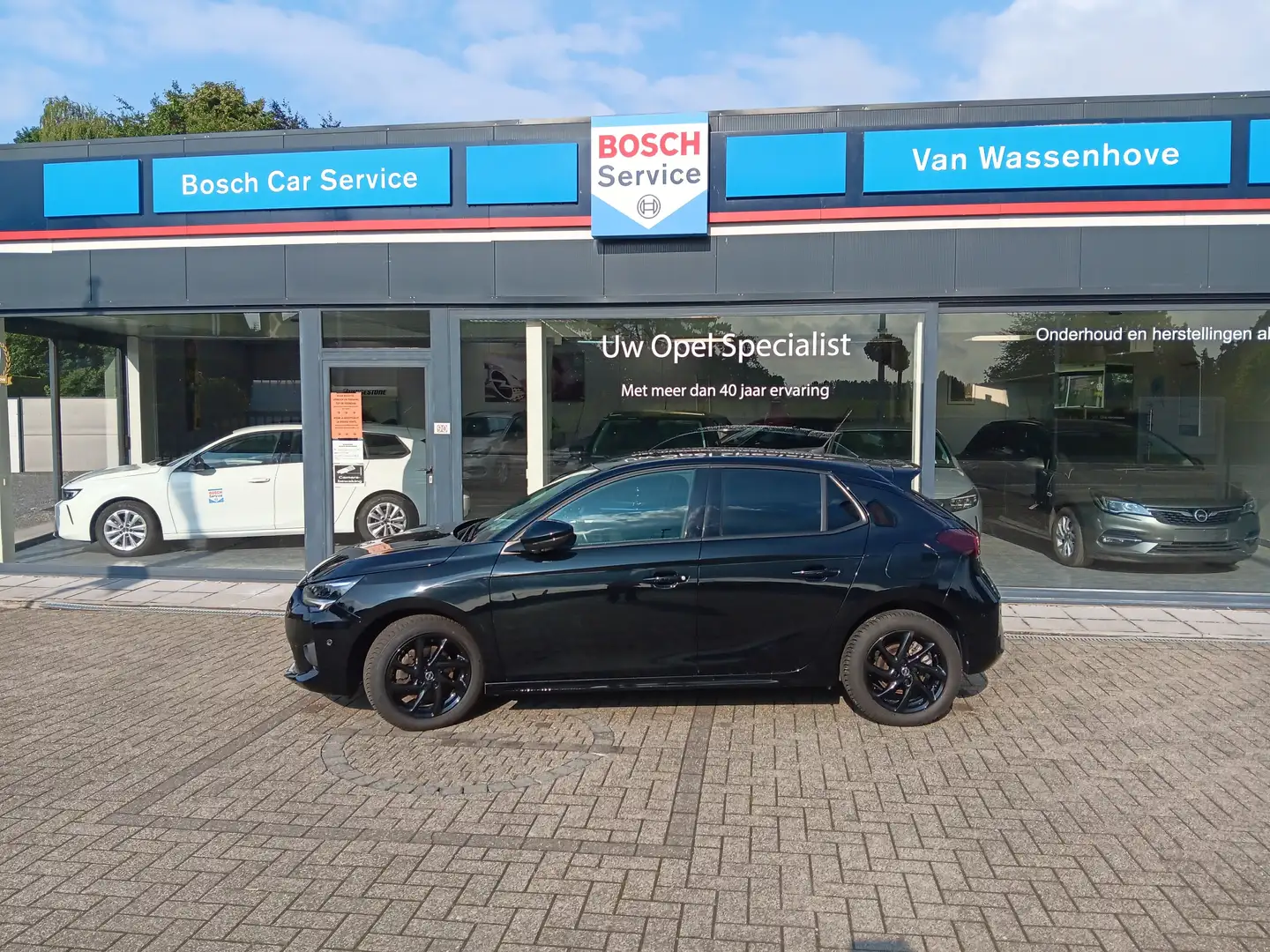 Opel Corsa Corsa 1.2 130 pk AUTOMAAT GS Line **OVERNAME** Zwart - 1