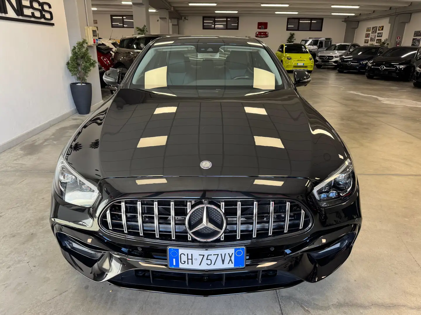 Mercedes-Benz E 350 e AMG 63 LOOK Full opt. Garanzia 12 mesi Nero - 2