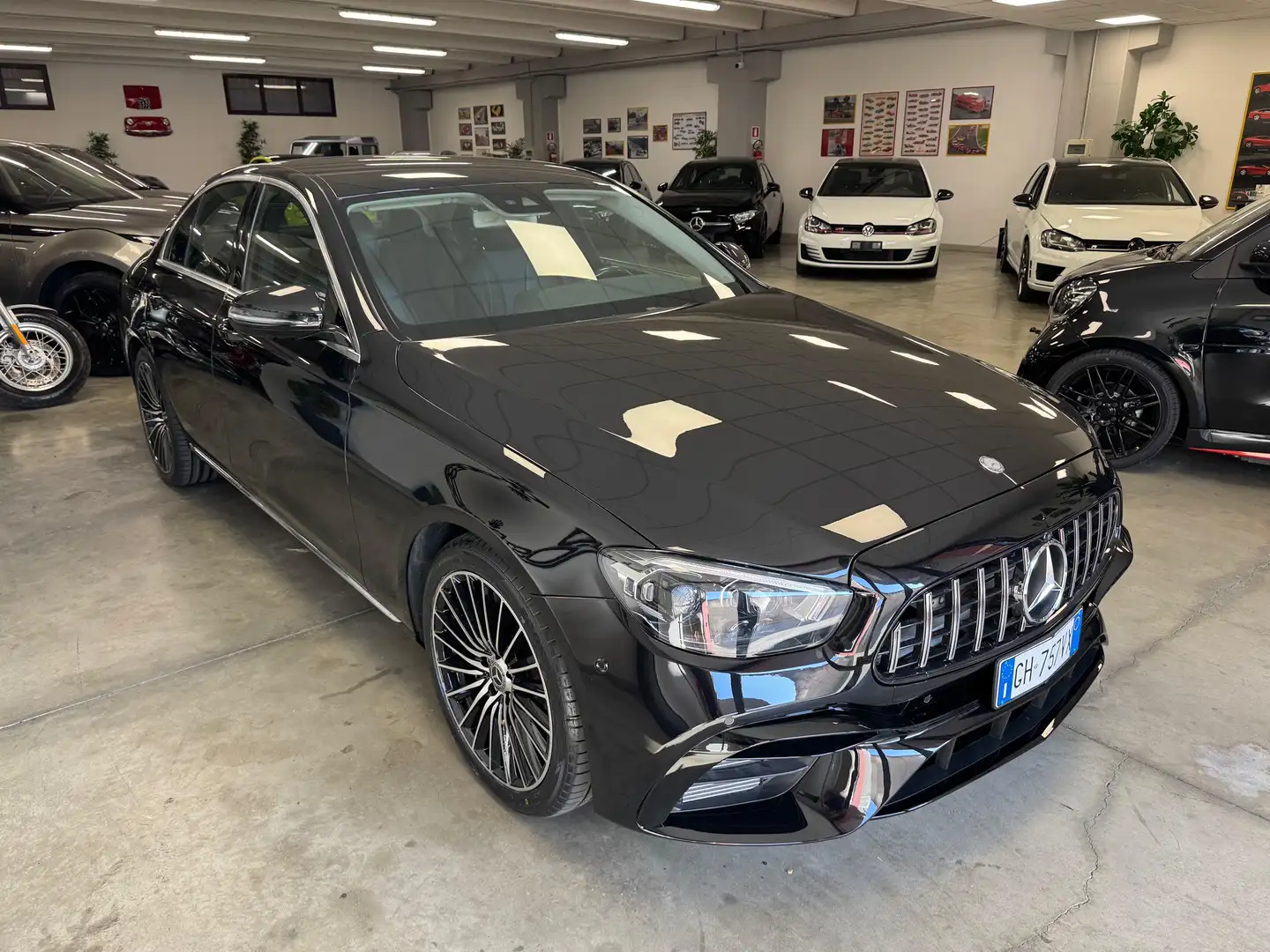 Mercedes-Benz E 350 e AMG 63 LOOK Full opt. Garanzia 12 mesi Nero - 1