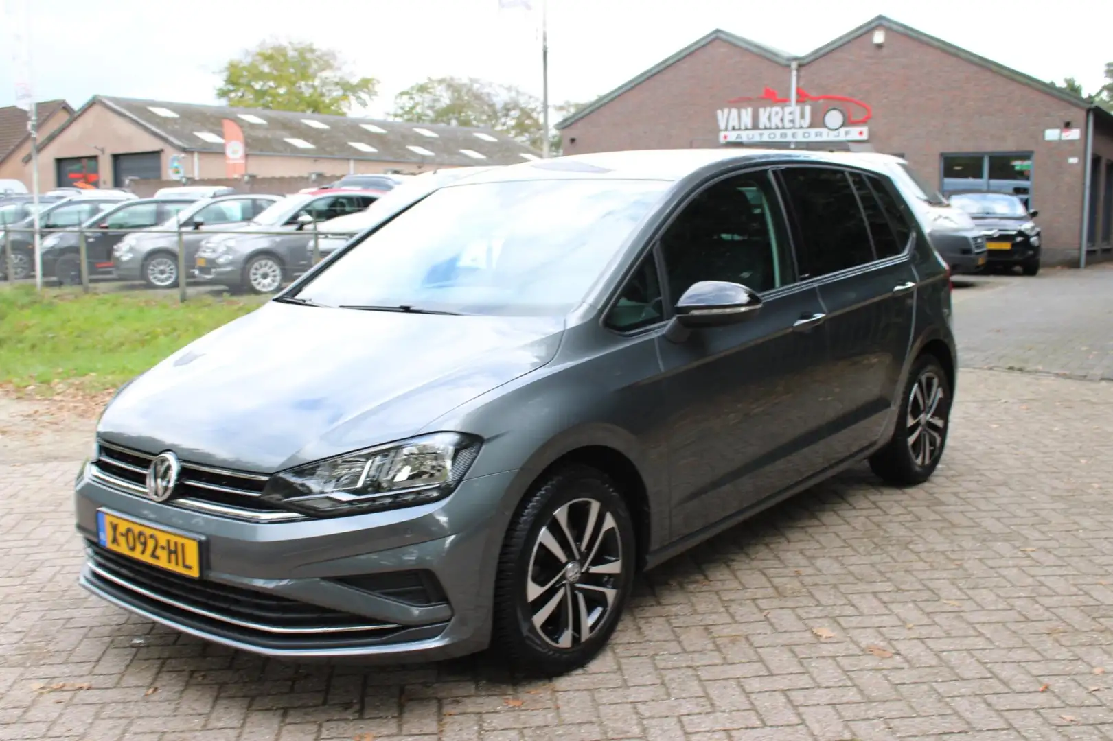Volkswagen Golf Sportsvan 1.0 TSI Highline, Clima Cruise, Pdc. Grau - 2