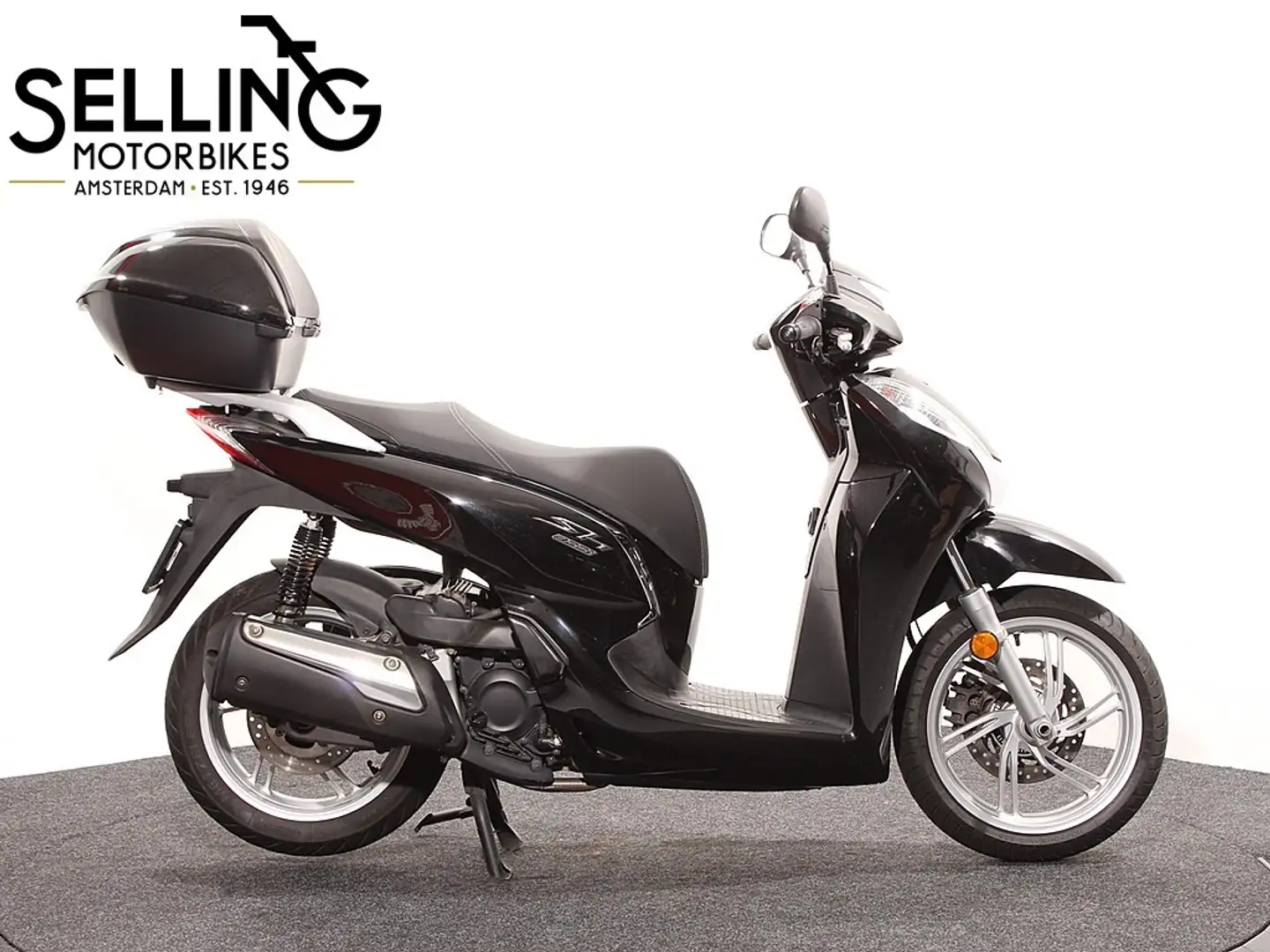 Honda SH 300 ABS Fekete - 1