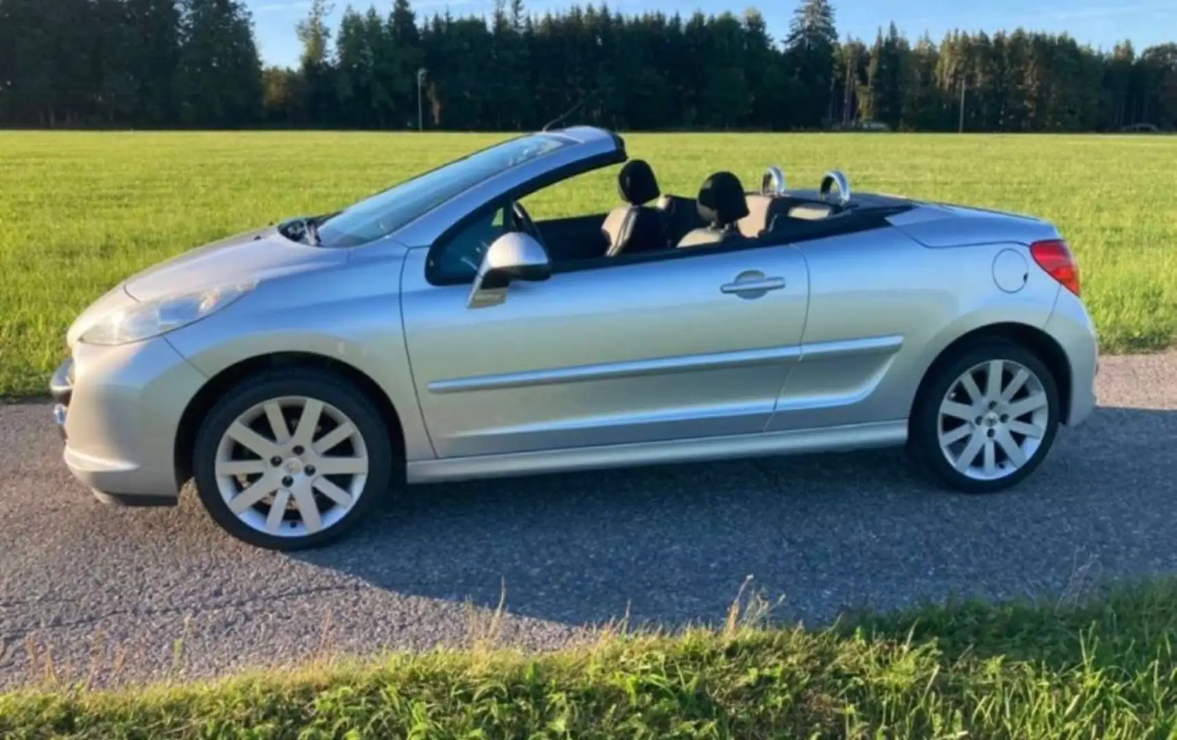 Peugeot 207 CC 1,6 16V Cabrio/Roadster Silber - 1