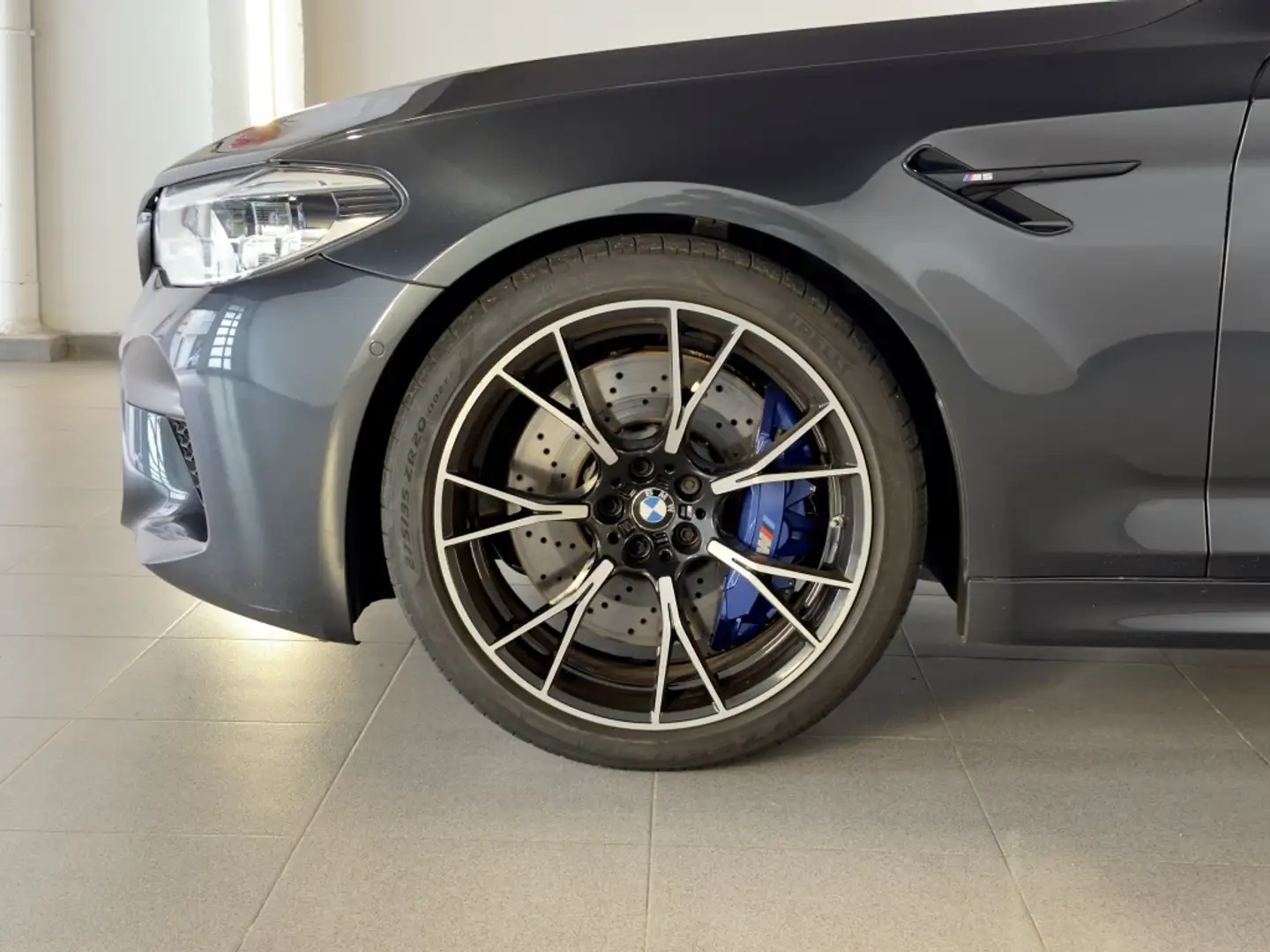 BMW M5 M5A Competition Grijs - 2
