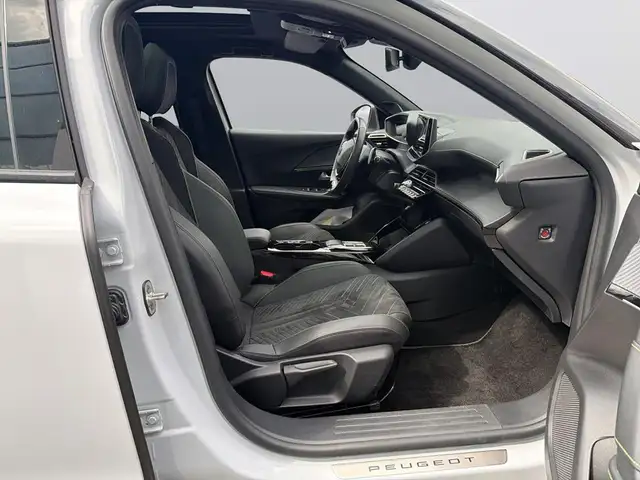 Peugeot 2008 view 11