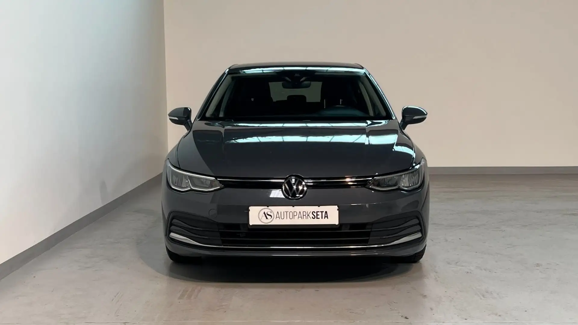 Volkswagen Golf VIII 2.0TDI DSG Lim. Active AID*ACC*KAM*AHK Grijs - 2
