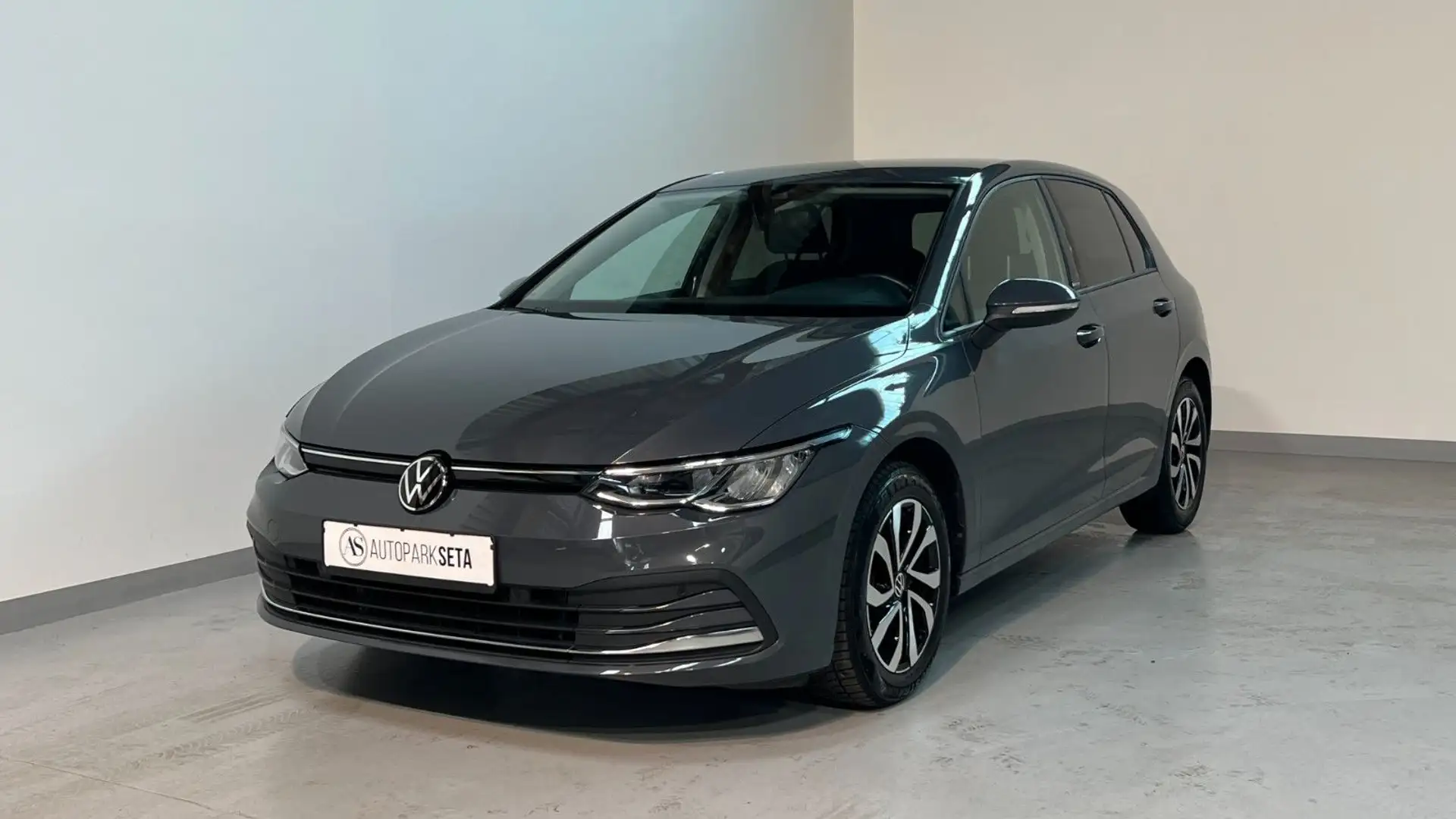 Volkswagen Golf VIII 2.0TDI DSG Lim. Active AID*ACC*KAM*AHK Grijs - 1