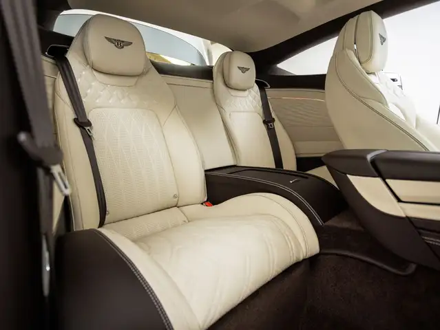 Bentley Continental GT Azure V8 Hybrid Ansicht 38
