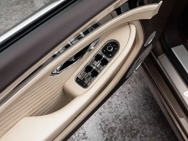 Bentley Continental GT Azure V8 Hybrid Ansicht 16