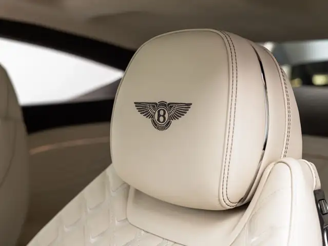 Bentley Continental GT Azure V8 Hybrid Ansicht 23