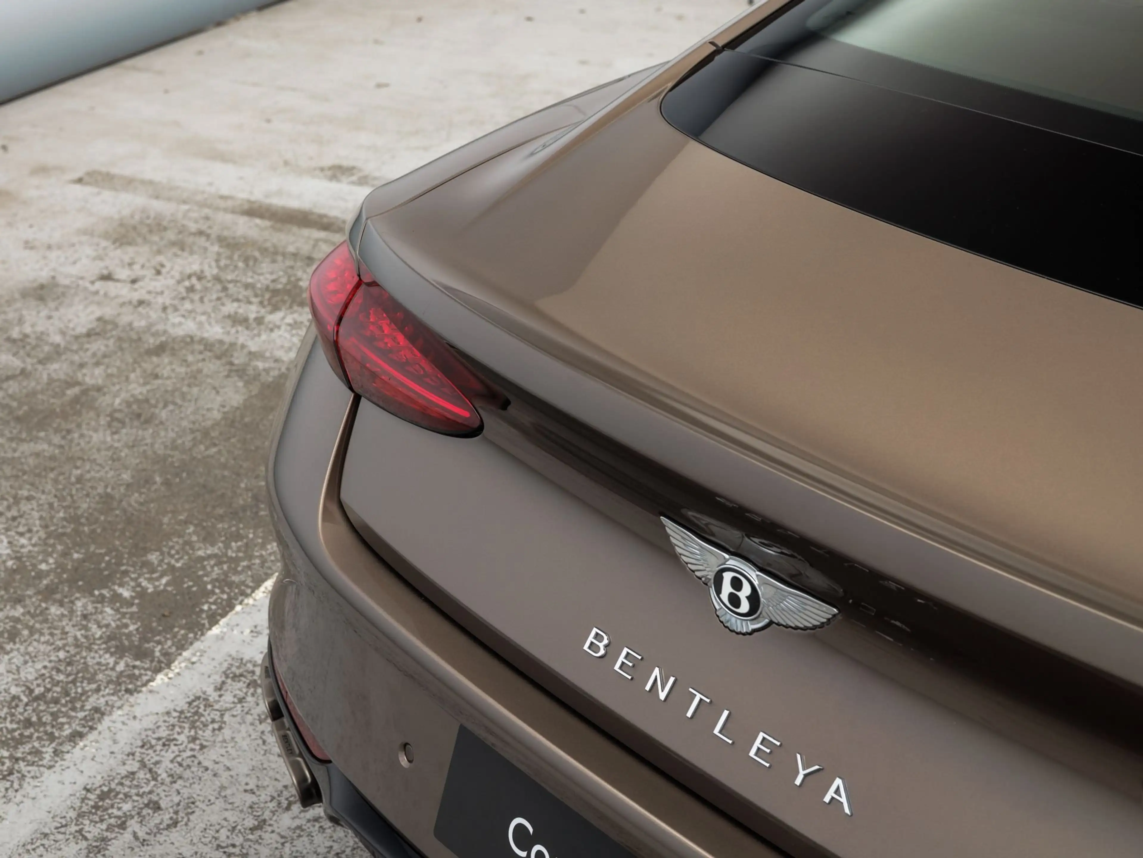 Bentley Continental GT Azure V8 Hybrid — photo 8
