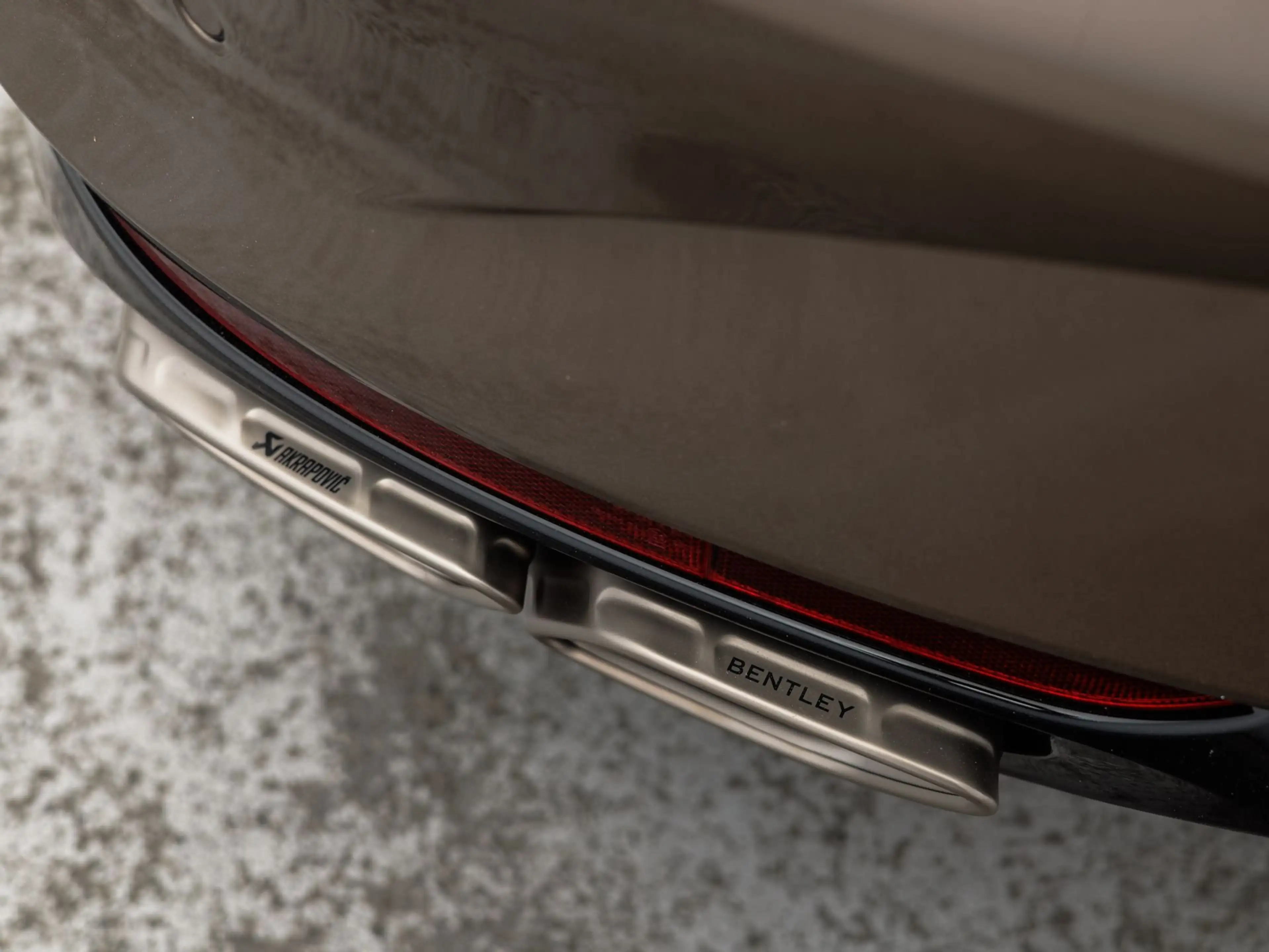 Bentley Continental GT Azure V8 Hybrid — photo 10