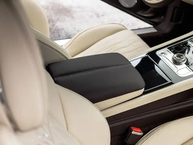 Bentley Continental GT Azure V8 Hybrid Ansicht 26