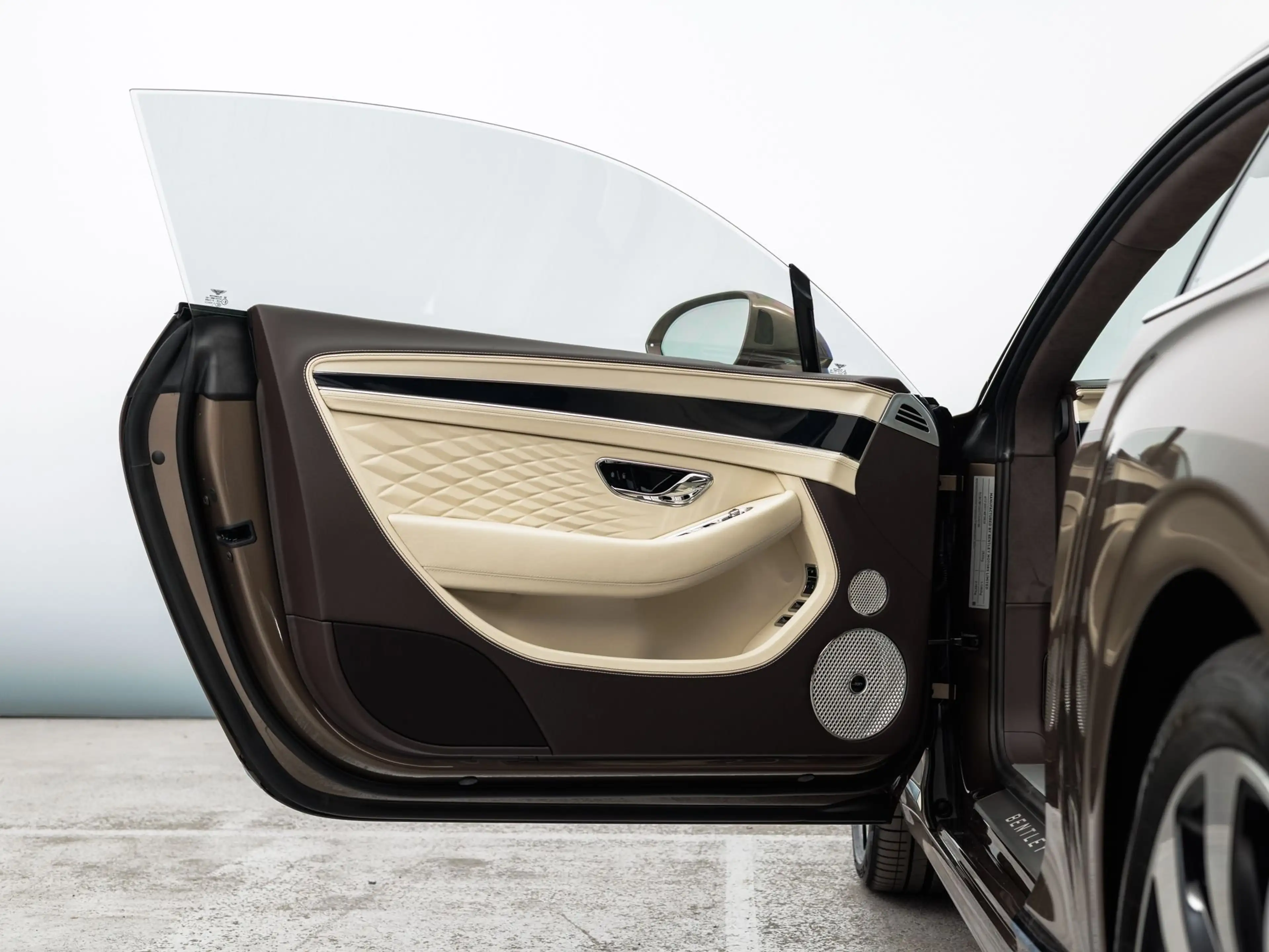 Bentley Continental GT Azure V8 Hybrid — photo 15