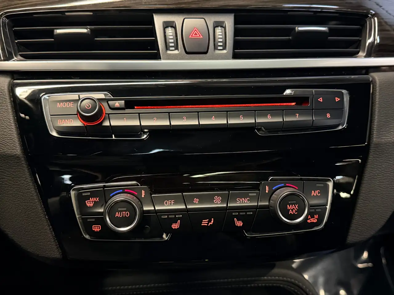 BMW X1 снимка BMW X1