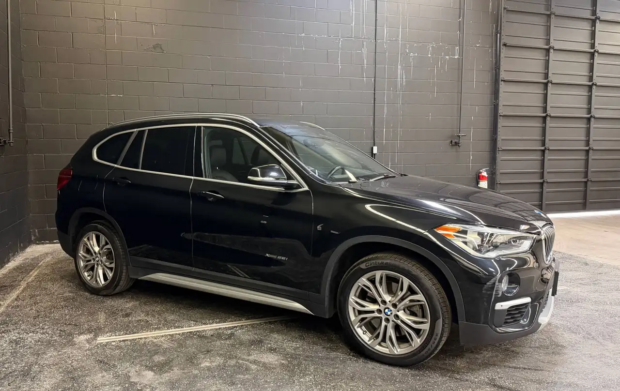 BMW X1 снимка BMW X1