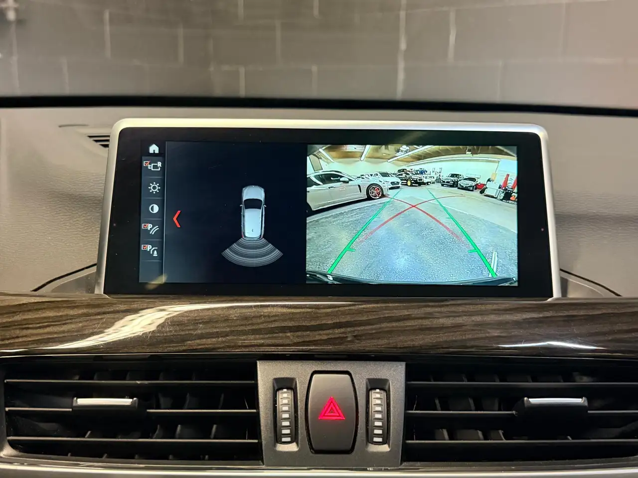 BMW X1 снимка BMW X1