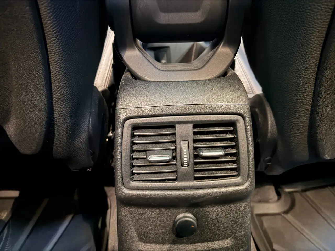 BMW X1 снимка BMW X1